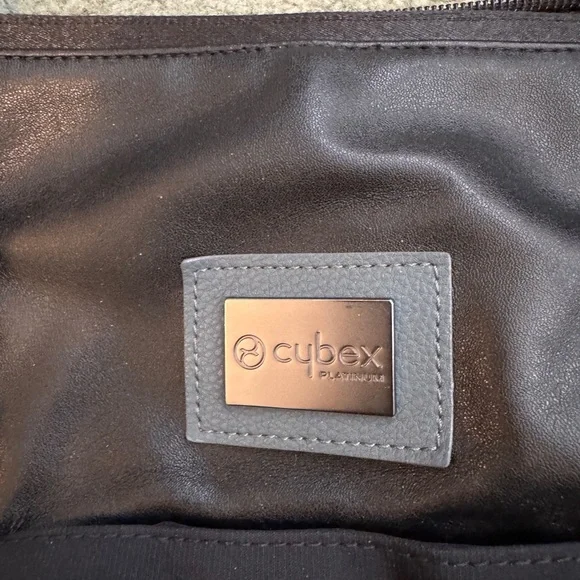 NWOT Cybex Platinum Tote Diaper Bag in Deep Black - Picture 8 of 12